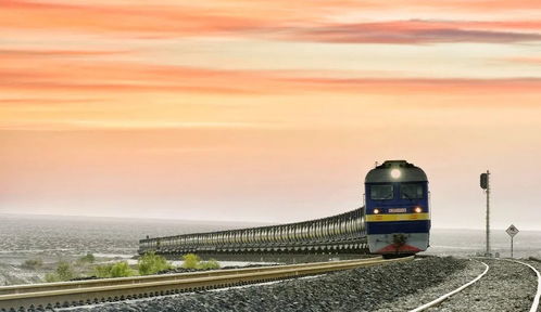 乘著鐵龍游大美新疆，2023年“坐著火車游新疆”旅游專列開(kāi)啟絲路新體驗(yàn)